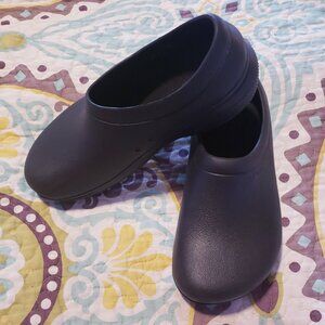 NWT Black Crocs size 8